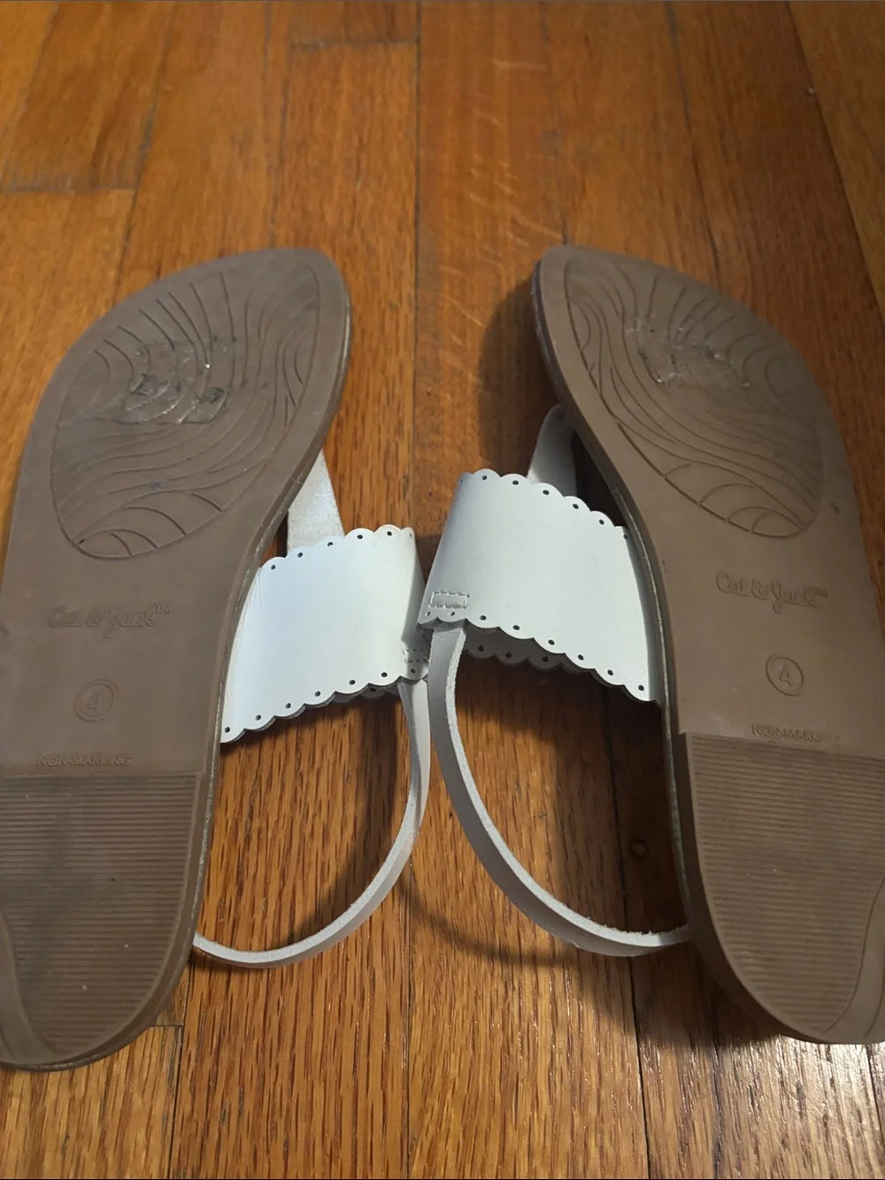 Cat & Jack White Scalloped T-Strap Sandals with Silver Dot Footbed